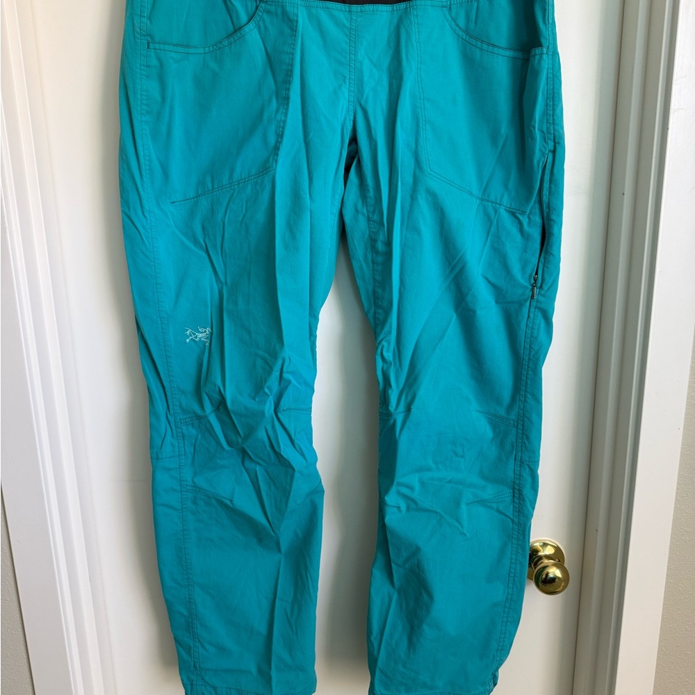 Arc’Teryx hiking and climbing pants. Teal. XL